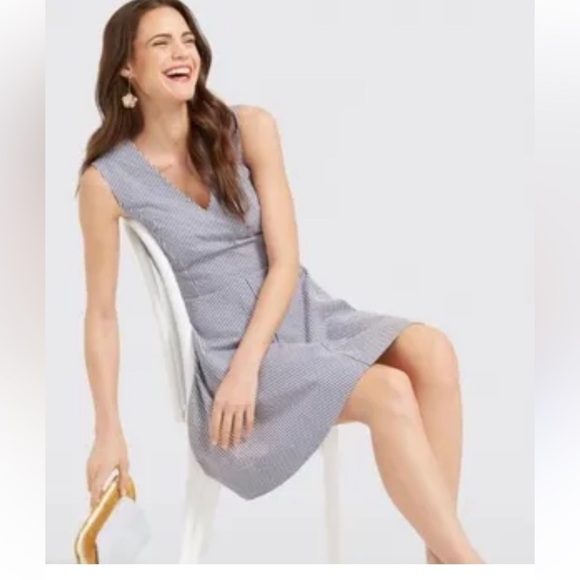 Draper James Dresses & Skirts - Draper James Dress Womens 6 Sleeveless Seersucker Love Circle